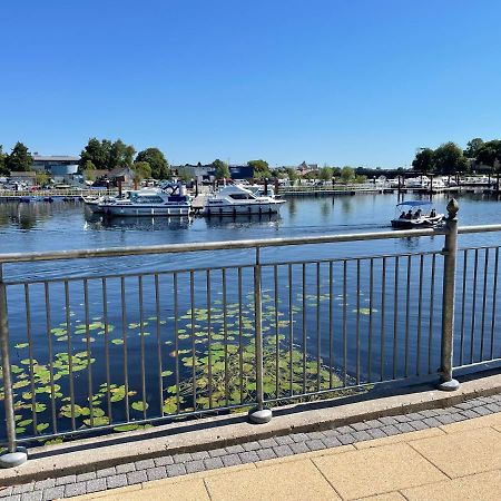 Carrick on Shannon Five Bedroom Waterfront House מראה חיצוני תמונה