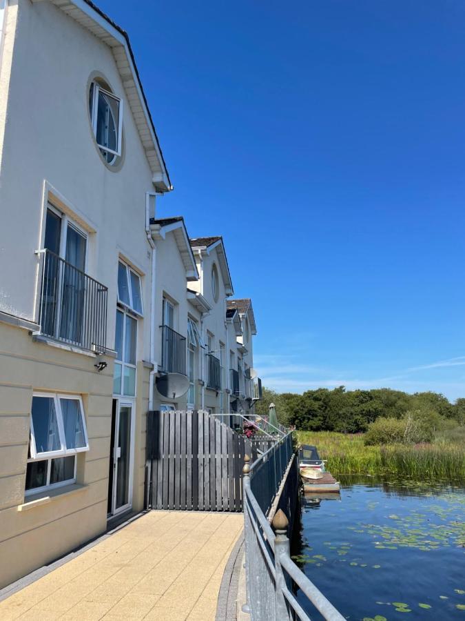 Carrick on Shannon Five Bedroom Waterfront House מראה חיצוני תמונה